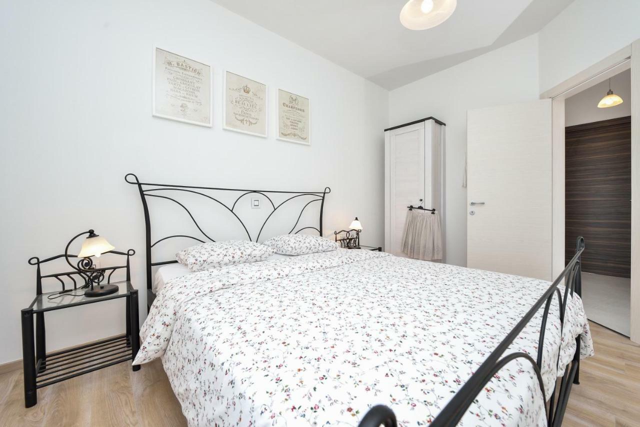 Apartments Feel Good Sukošan Eksteriør billede